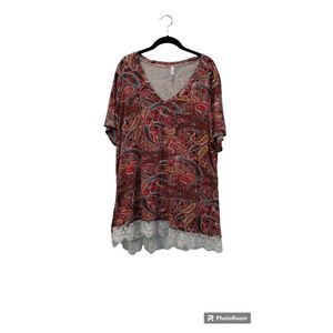 Paisley long flowy V-Neck with‎ lace hem bottom